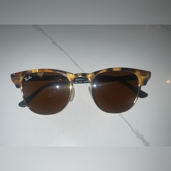 Ray-Ban Tortoise and Gold Clubmaster 3016 Sunglasses - Picture 1 of 5